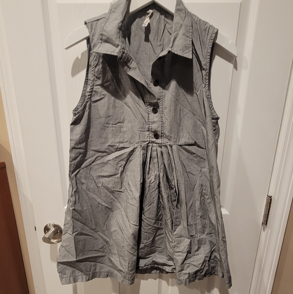 Neesh by Dar gray collared tank. Size medium. Also could be maternity.